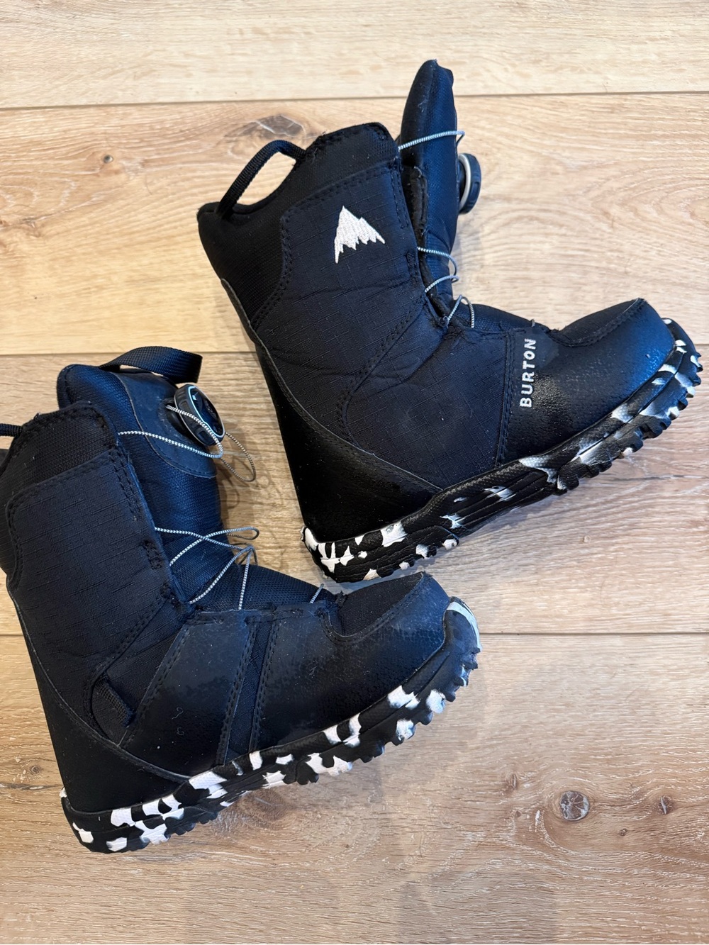Burton Kids Black Snowboard Boots with Black-and-White Sole